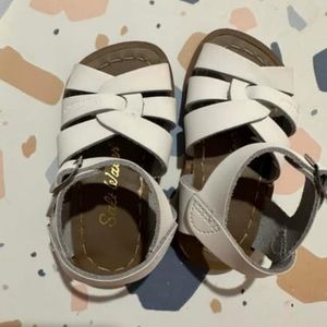 Saltwater sandals new without tags Size 5